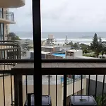 Surfers Paradise Ocean View Apartment